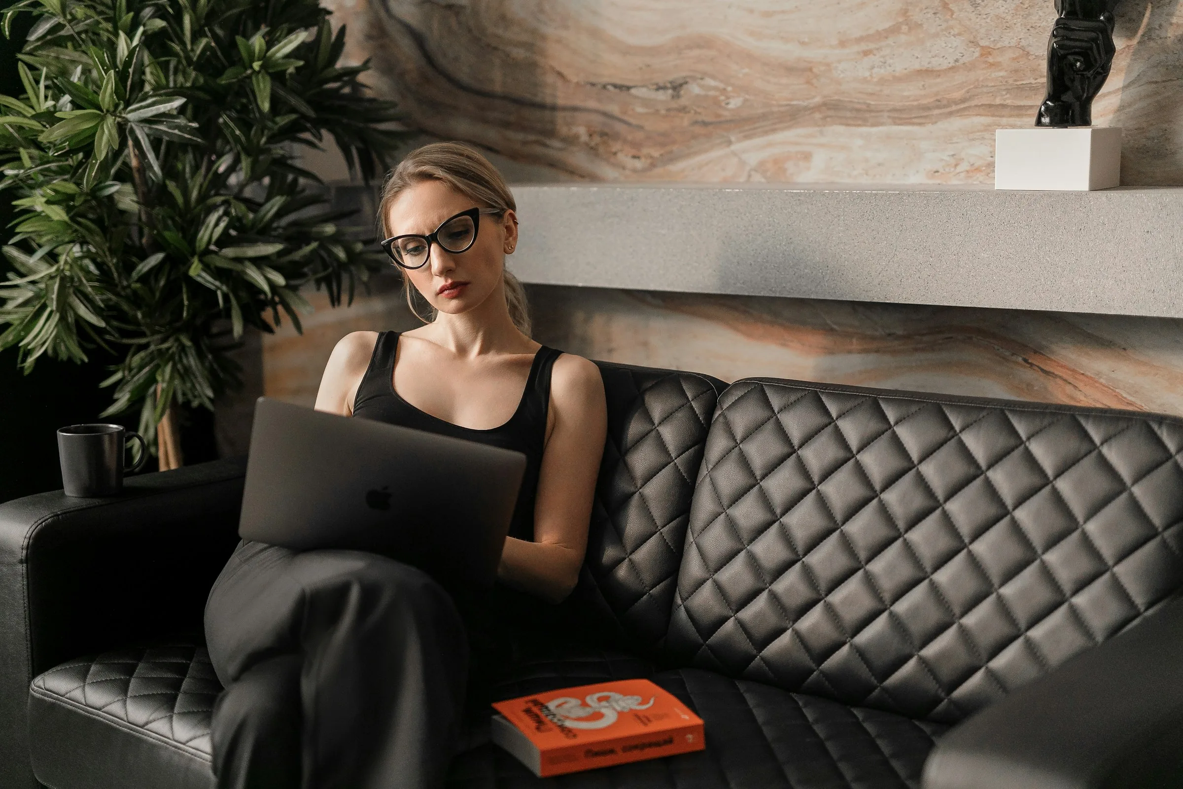 Craft Your Perfect Resume: A Fresher's Guide to Landing That First Job
